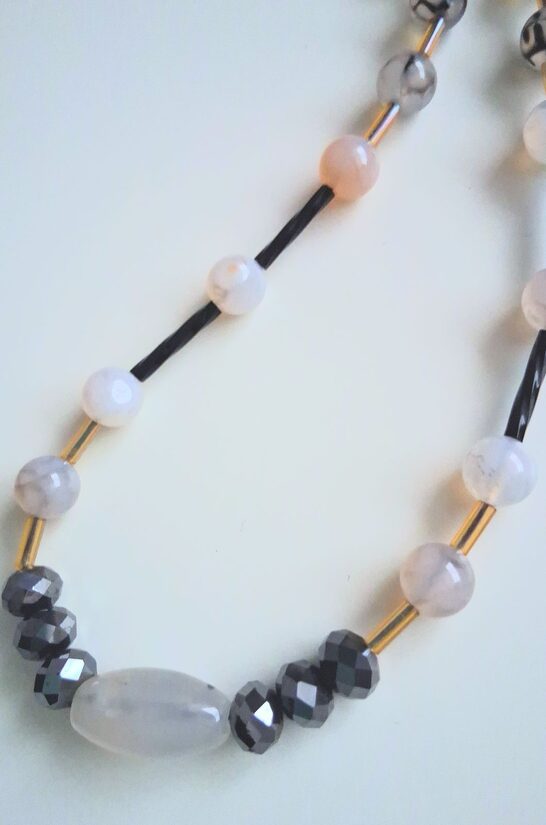 Gara kaklarota Boho stilā